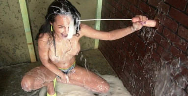 Really thick slime covers a horny lady head to toe