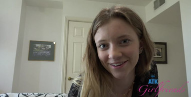 Riley Star wakes her boyfriend with a blowjob