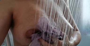 Playing with my tits in the shower _