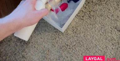 Gave her a hand when she stucked